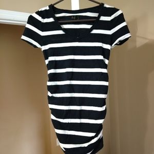 Maternity t shirt